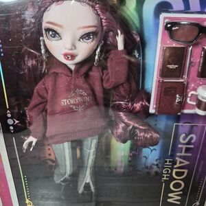 Shadow High Scarlett Rose Doll With Accessories NEW